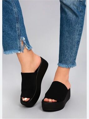 Women's Black Slide Platform Sandals - Sleek Slip-On Style